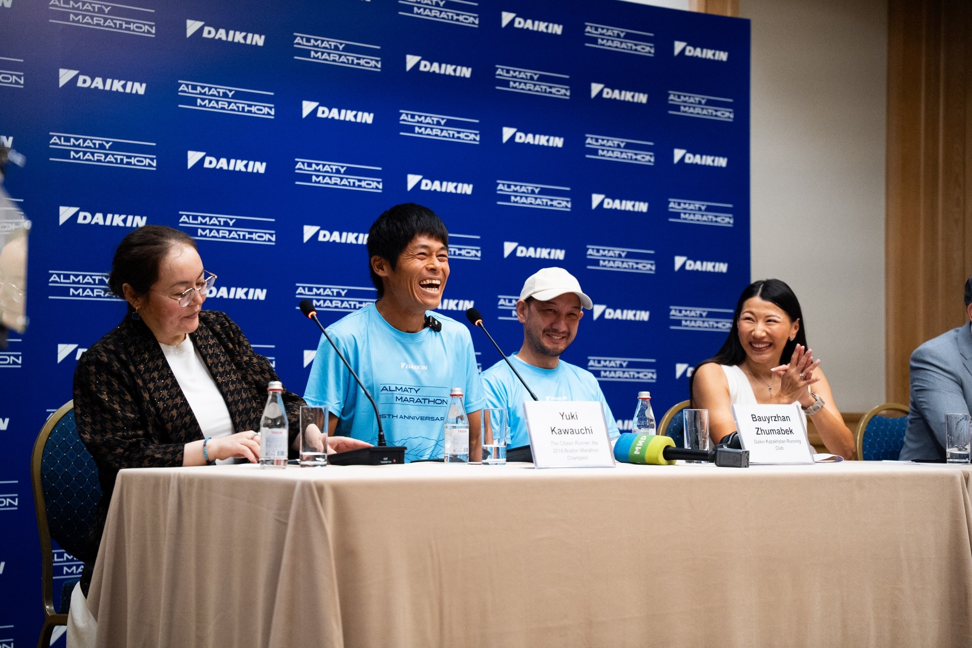 Юки Каваучи на пресс-конференции Almaty Marathon